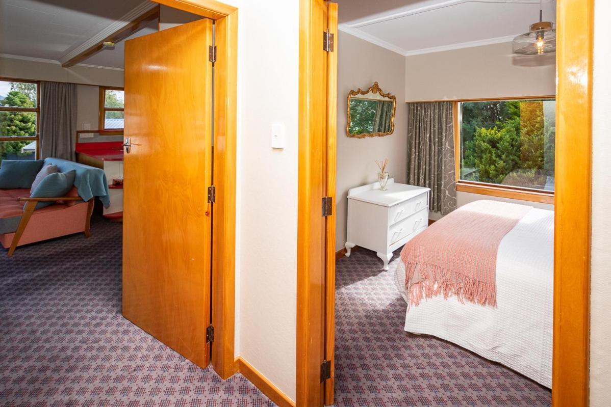 Grand View - Te Anau Holiday Home Exterior foto